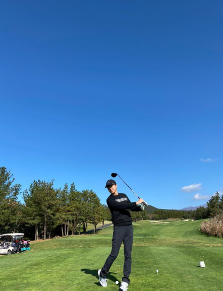 프로골퍼 도전하는 유상무 "아내 권유로 도전 결심"[★SNS]