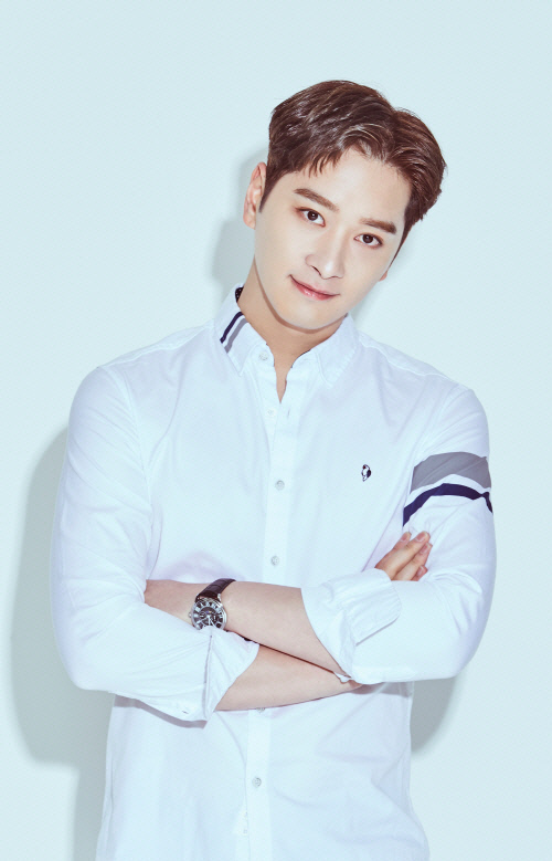 황찬성, 오늘(5일) 만기 전역…2PM 네 번째 군필자