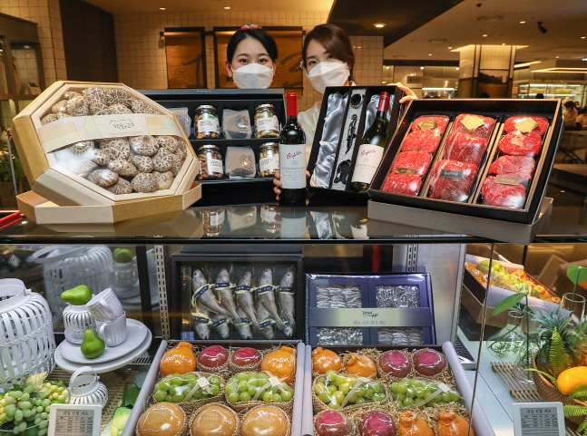 코로나19로 사라진 신년세일, 백화점 온라인 행사로 대체