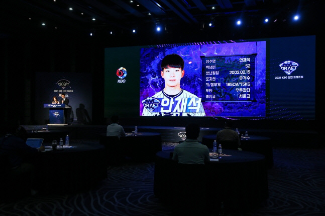 0001216600_001_20201022184058037