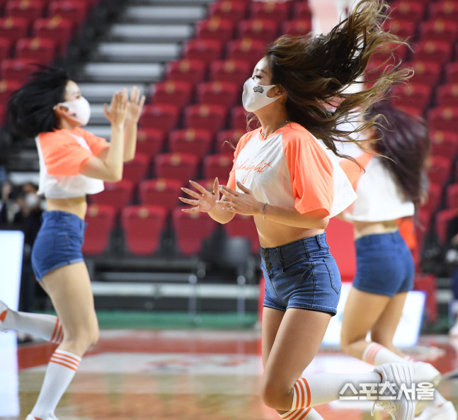 [포토] 전자랜드 치어리더, 승리를 응원해요~