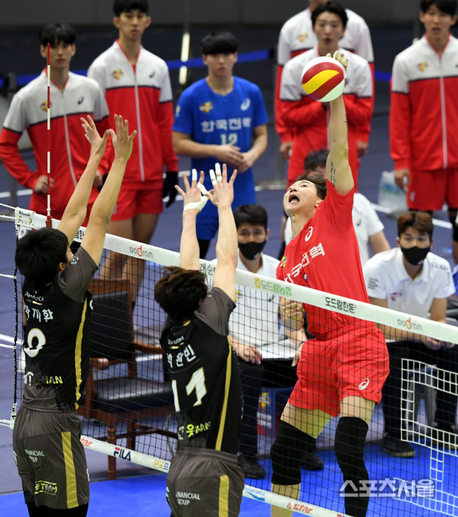 [포토] 한국전력 박철우, 으랏차차!