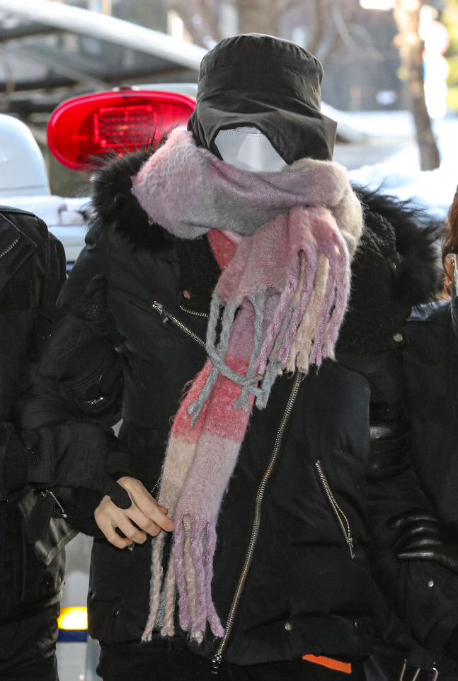 검찰, 집행유예기간 중 '마약·절도 혐의' 황하나 구속기소 