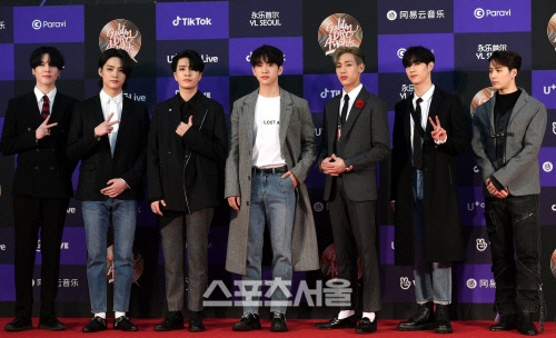 JYP 떠나는 갓세븐, 멤버 전원 자필 편지 공개 "7명 색다르게 성장할 것"(전문)