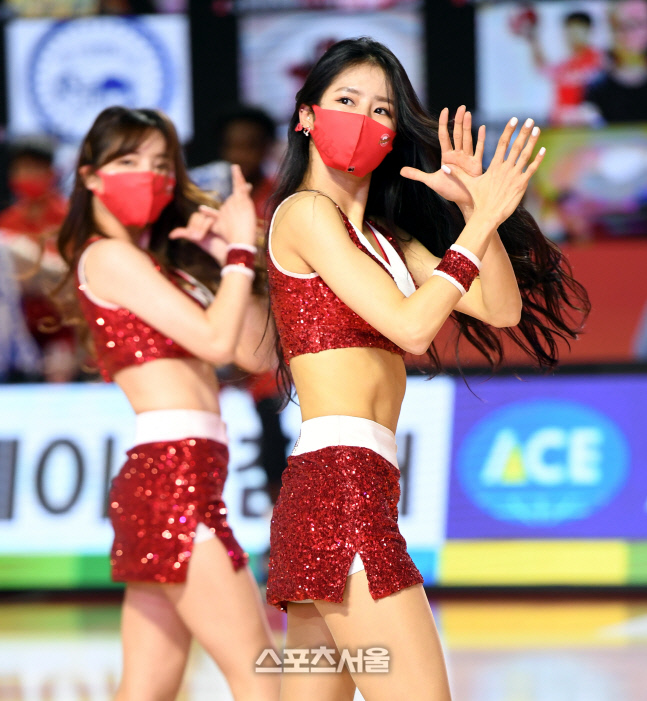 [포토] 치어리더 박기량 '매력적인 눈빛'