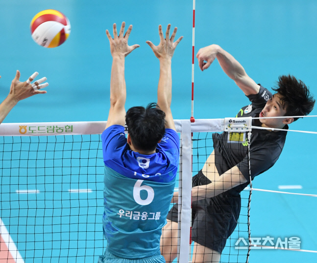 [포토] 현대캐피탈 김선호, 반동을 이용해서~