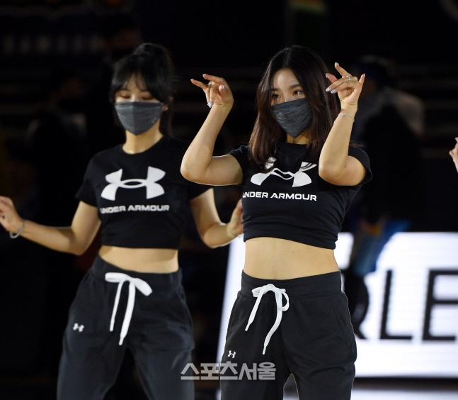 [포토] 삼성 치어리더 '섹시 눈빛'