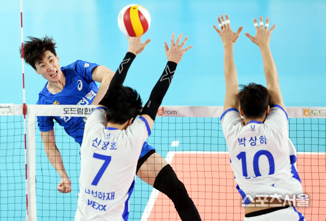 [포토] 한국전력 박철우, 제대로 들어갔어!