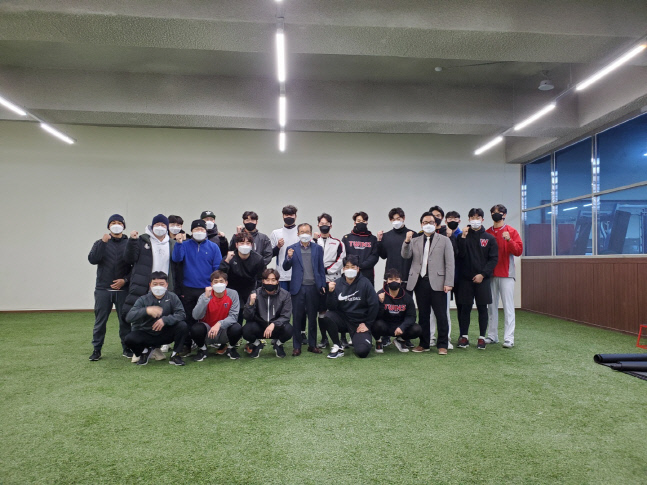 "좋은데 왜 안 올까요" 2년 연속 정원미달 선수협 제주도 캠프