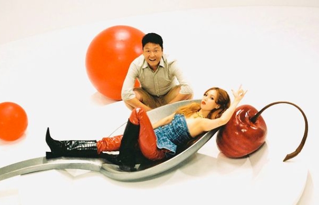 싸이, 현아가 보낸 문자 공개 "오빠는 미친 사이코"→"칭찬받음"[★SNS]