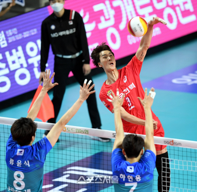 [포토] 펄펄 나는 한국전력 박철우