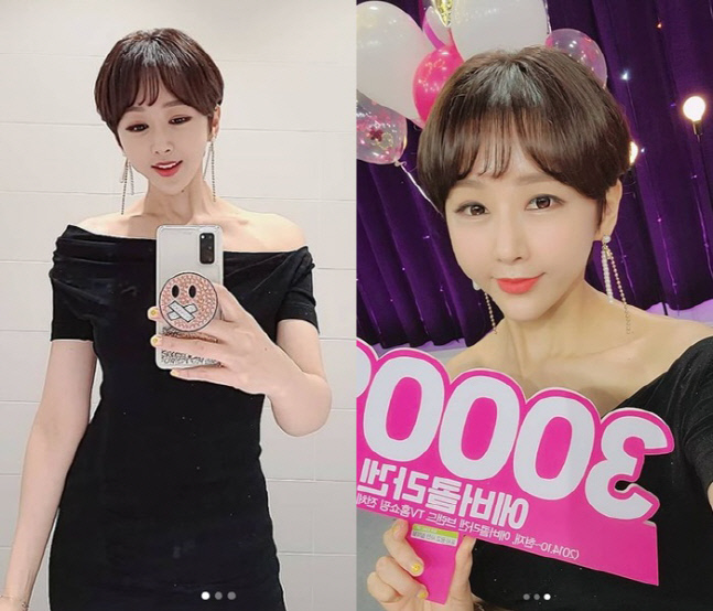 한영, 오프숄더 드레스로 드러낸 우아美[★SNS]