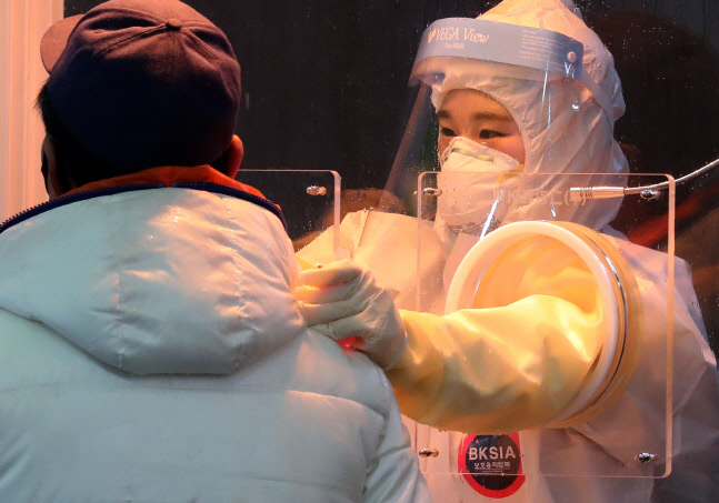 지구촌 100명중 1.3명 코로나19 감염…누적 확진자 1억명 ↑