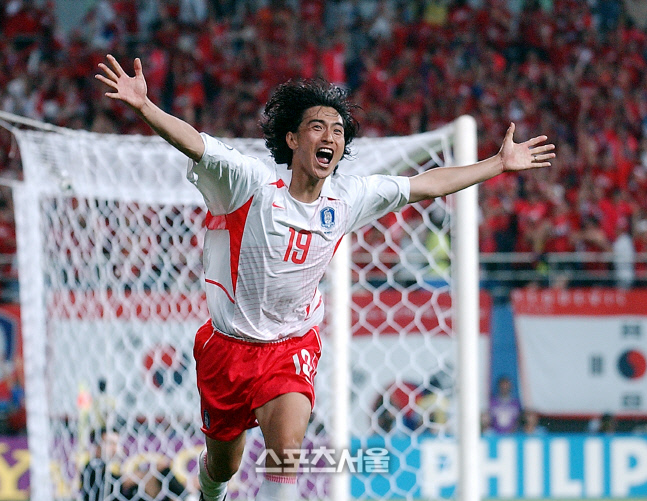 FIFA 트위터 '45세 생일' 안정환 축하하며 월드컵 3골 조명