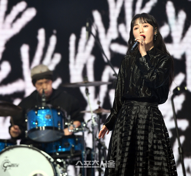 [포토] 서울가요대상 이나래, 심금을 울리는 목소리!