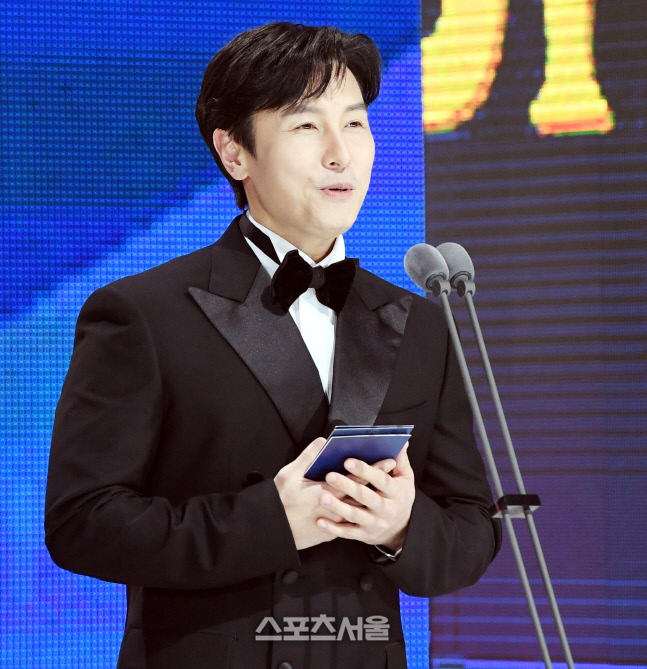 [포토] 김동완, \'서울가요대상\'의 시상자로!