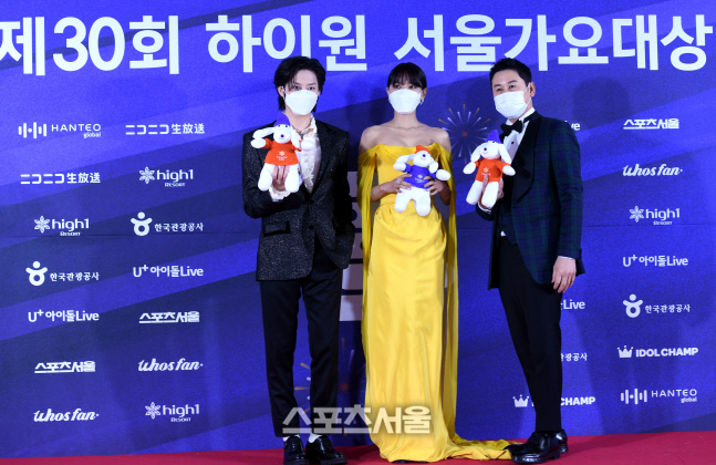 [포토] 김희철-수영-신동엽 '서울가요대상 저희가 MC'