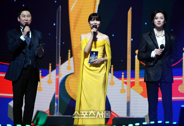 [포토] 제30회 서울가요대상 MC 신동엽-수영-김희철