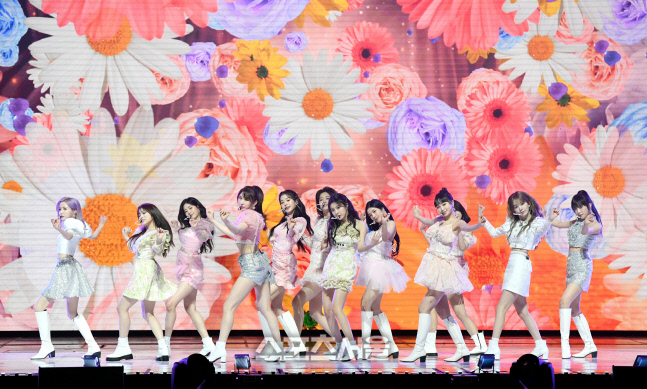 [포토]아이즈원, 꽃보다 아름답게!(서울가요대상)