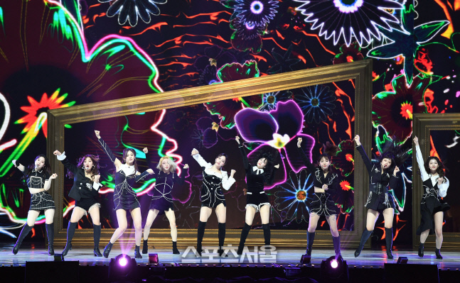 [포토]트와이스, 서가대 무대를 아름답게!