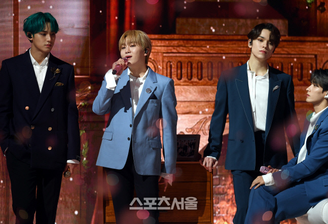 [포토] 세븐틴 승관 '가슴 파고 드는 감미로움'