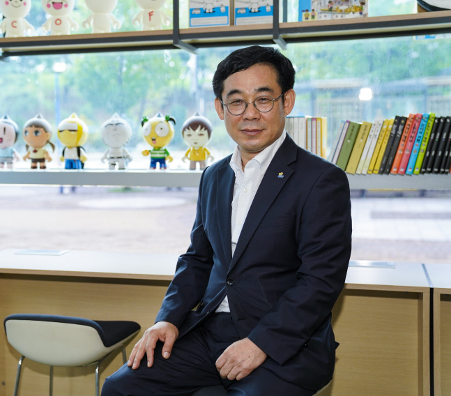 한국만화영상진흥원 제7대 원장 신종철 사진