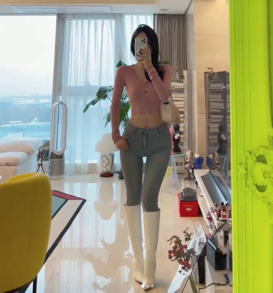 야옹이 작가, 웹툰 '여신강림' 주인공 튀어나온 듯 한 비주얼[★SNS]