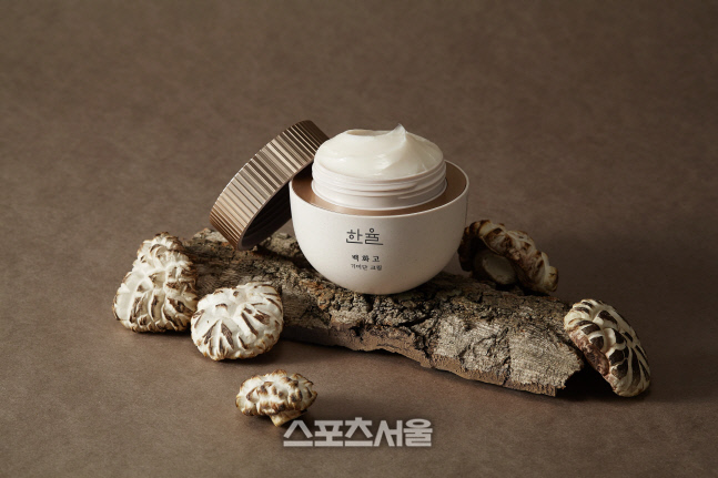 [한율] 백화고 기미단 크림_연출컷