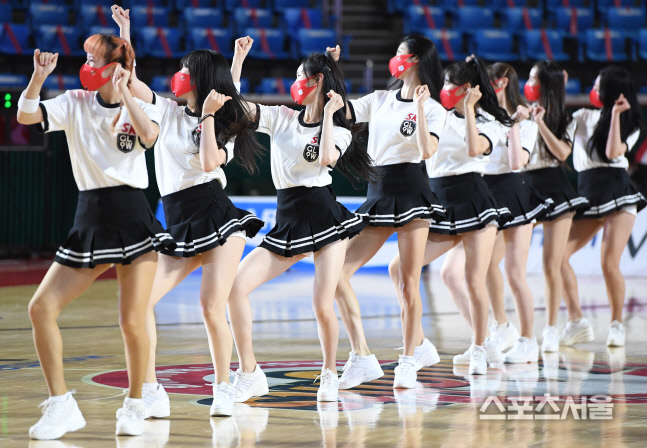 [포토] SK 치어리더, 나이츠 파이팅!
