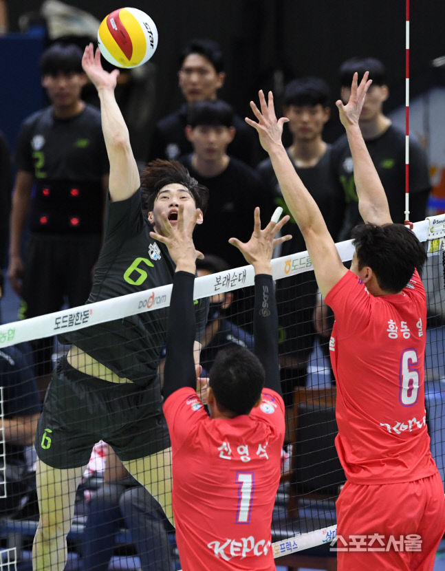 [포토] 현대캐피탈 김선호, 파워 스파이크!