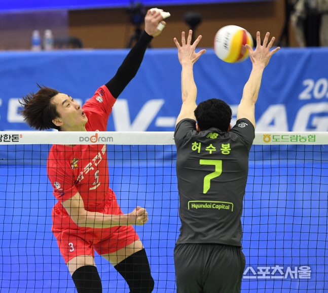 [포토] 한국전력 박철우, 온 힘을 다해!