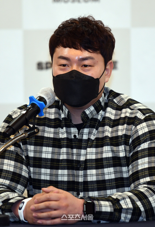 [포토]새 시즌 각오 밝히는 최지만