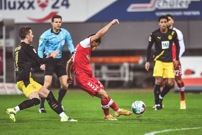 9년 전 손흥민처럼 '도르트문트 저격'…코리언 분데스리거 '이젠 정우영 시대'