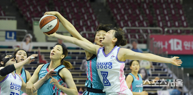 [포토] 삼성생명 이주연, 아이쿠!