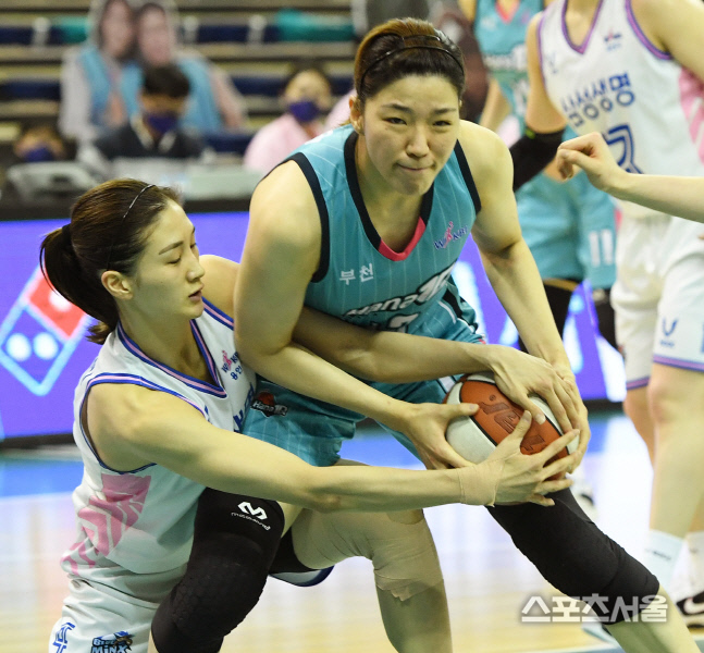 [포토] 삼성생명 윤예빈, 투지 넘치는 스틸!