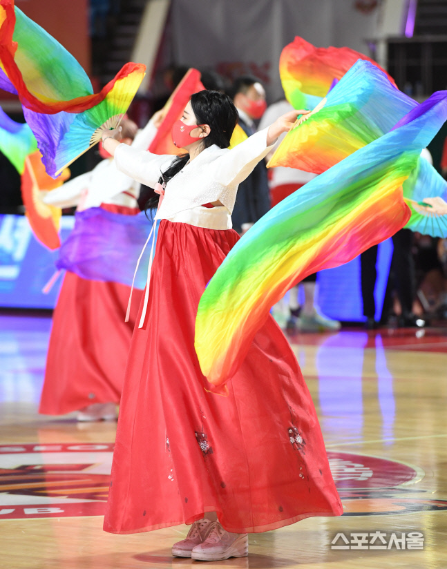 [포토] SK 치어리더, 덩실덩실~