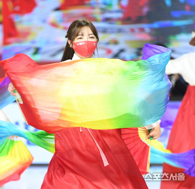 [포토] SK 치어리더, 눈길 사로잡는 공연!