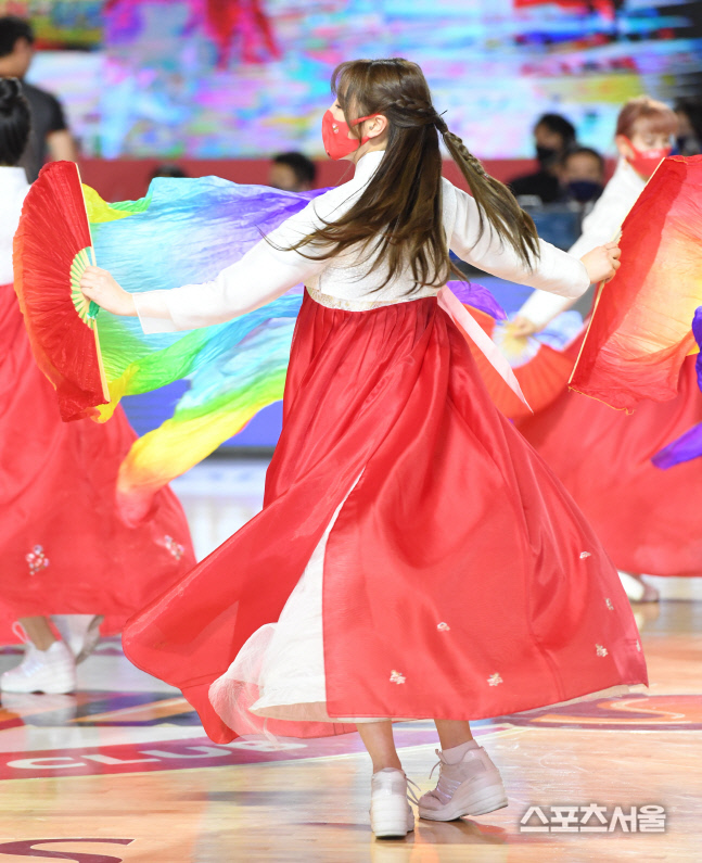 [포토] SK 치어리더, 빙그르르~