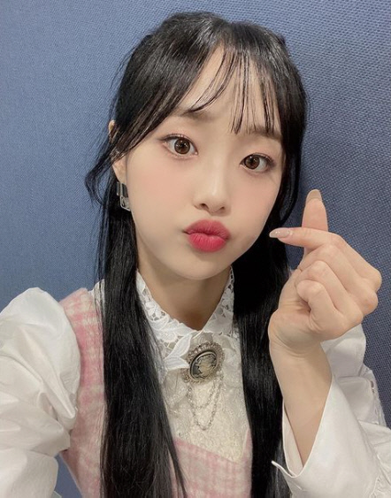 이달의 소녀 츄, 깨물 하트 원조의 상큼한 매력 [★SNS]