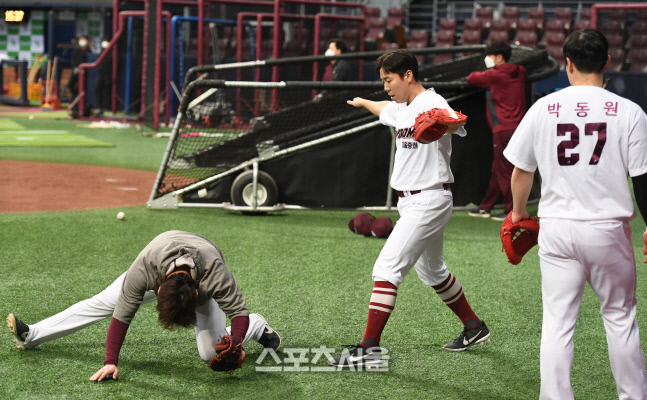 [포토]이지영 실수에 김재현, '세이프!'