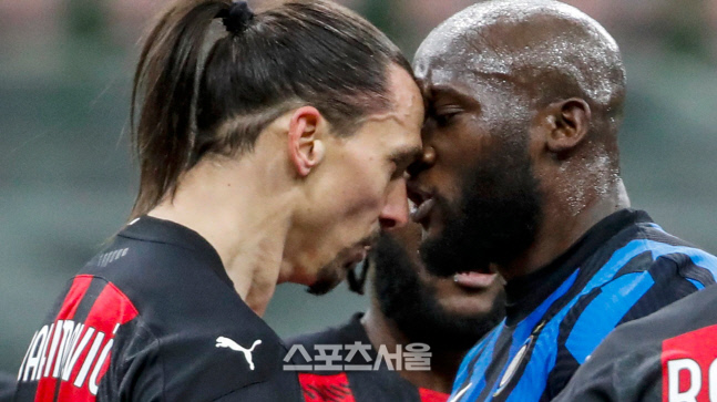 즐라탄과 루카쿠 충돌1 스카이