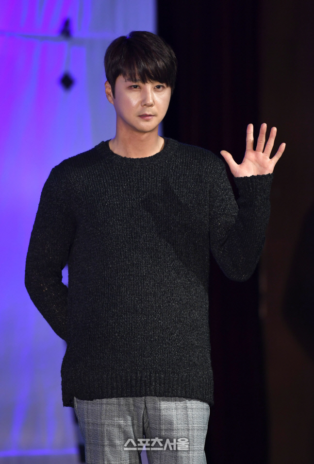 신혜성, 목 상태 악화로 라디오 DJ 하차[전문]