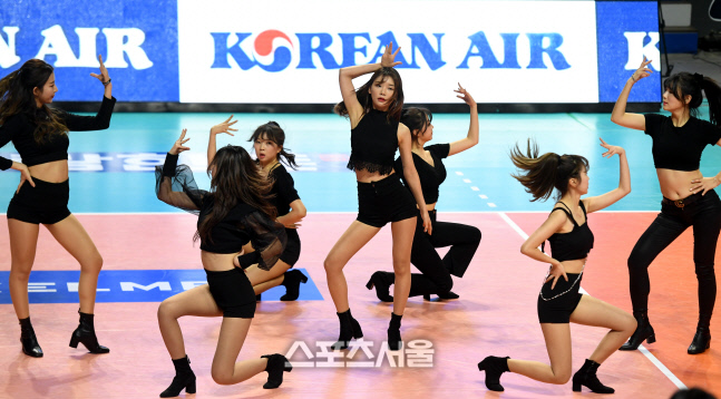 [포토] 우리카드 치어리더 '섹시 블랙여신'