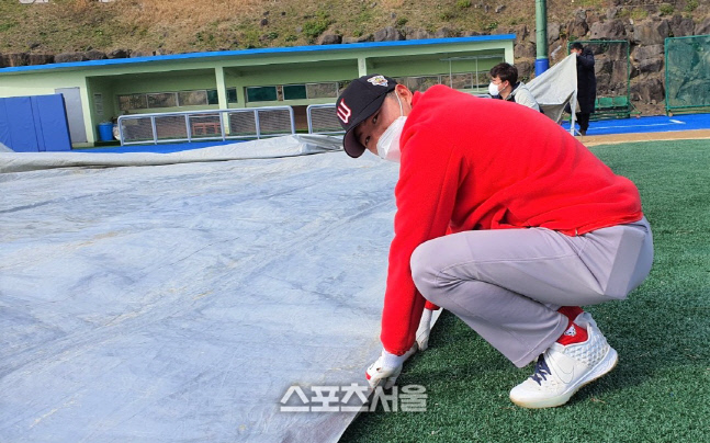 제주도 예외없던 기습한파, SK 김원형 감독은 휘파람을 불었다[SS캠프 현장속으로]