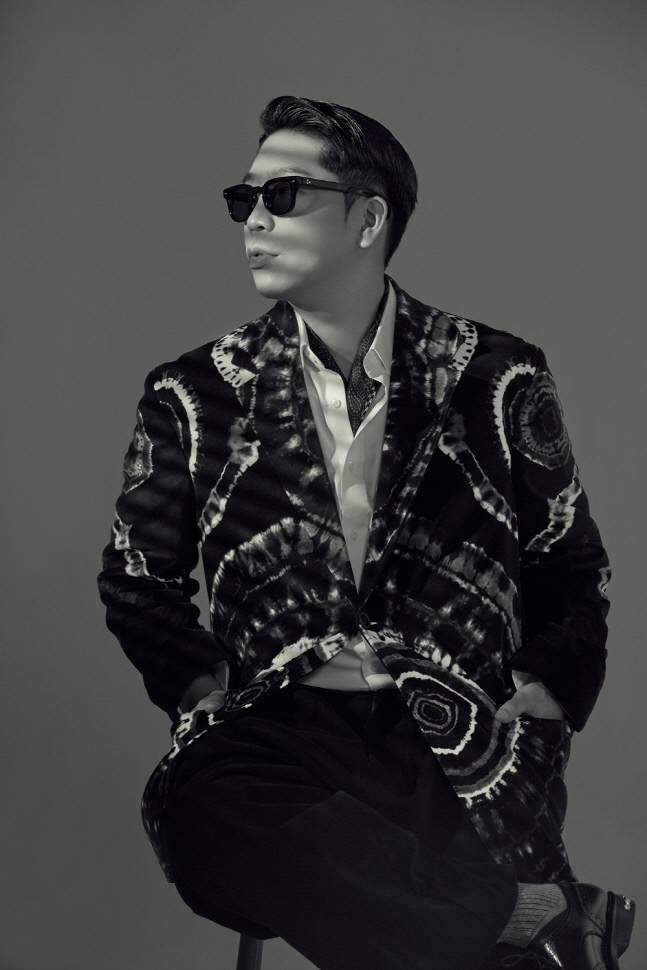 MC몽, 정규 9집 'FLOWER 9' 트랙리스트 공개…이번에도 통할까