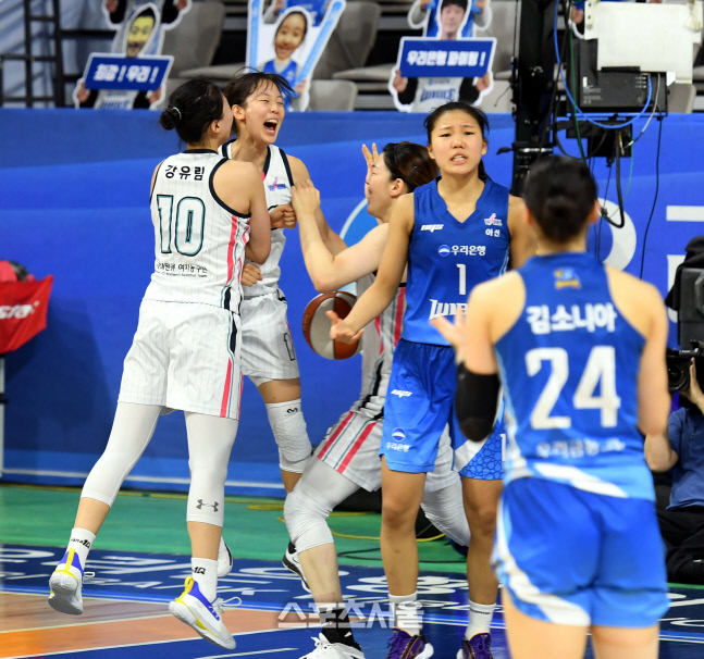 [포토] 신지현 '승리를 결정 짓는 짜릿한 골'