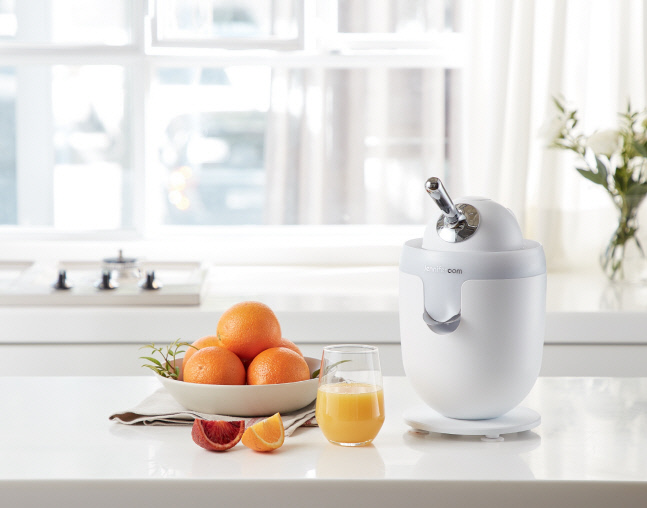 제니퍼룸 '전자동 프리미엄 착즙기' 출시, 저속착즙+인체공학 설계