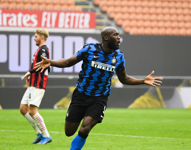 美 매체, 밀라노 더비 지배 루카쿠에 "세계 최고…과거 브라질 호나우두 같다"