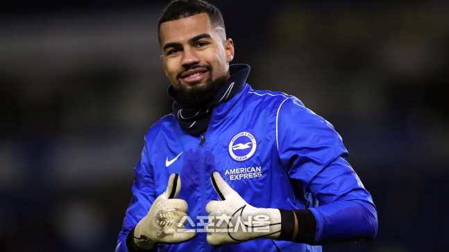 브라이튼의 골키퍼 산체스 EPL 데뷔 2개월만에 5년 장기계약