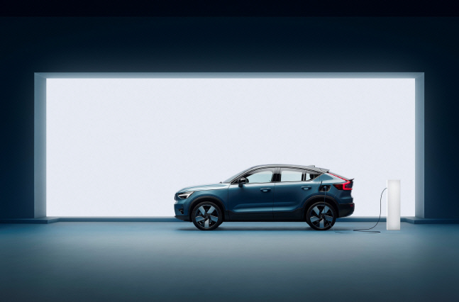 볼보자동차 순수 전기차 C40 리차지(Recharge)